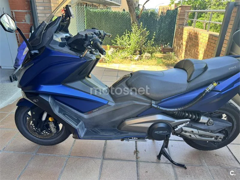 Kymco AK 550 – Vista 3
