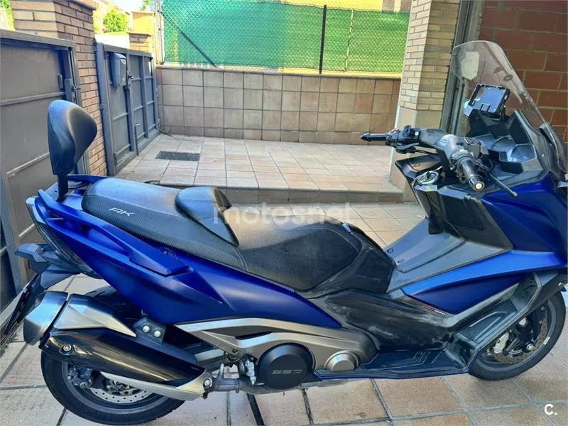 Kymco AK 550 – Vista 6