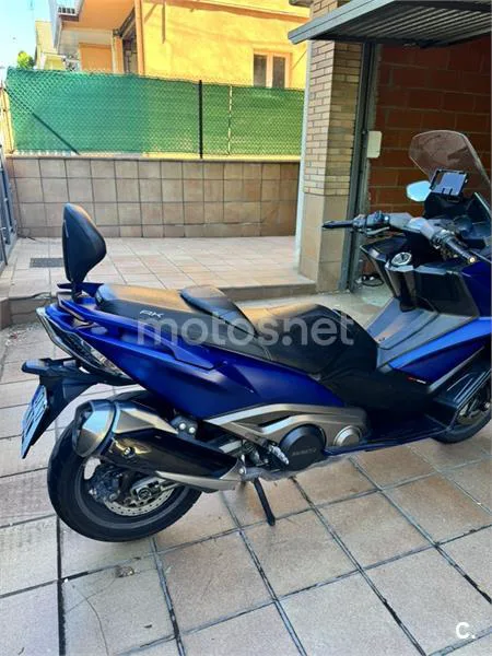 Kymco AK 550 – Vista 7