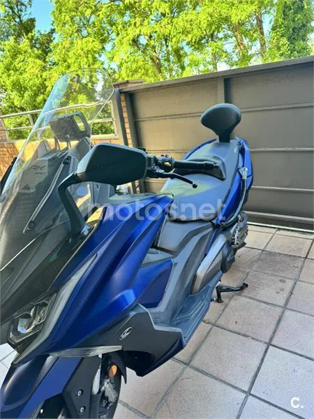 Kymco AK 550 – Vista 9