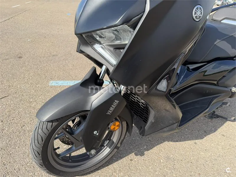 Yamaha XMAX 125 – Vista 24