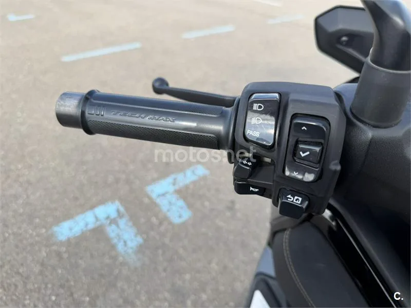 Yamaha XMAX 125 – Vista 8