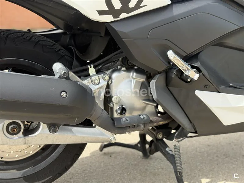 Yamaha XMAX 125 – Vista 7
