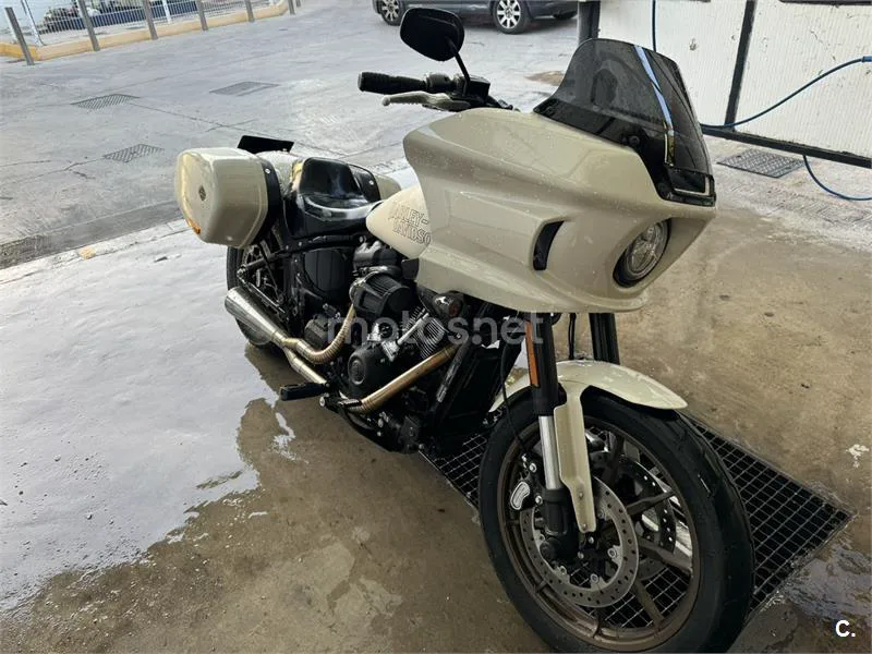 Harley-Davidson Low Rider ST – Vista 2