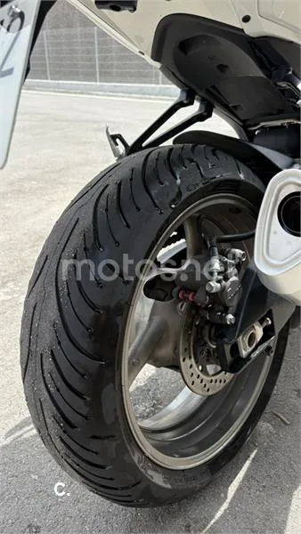 Suzuki GSX-R600 - Vista 11