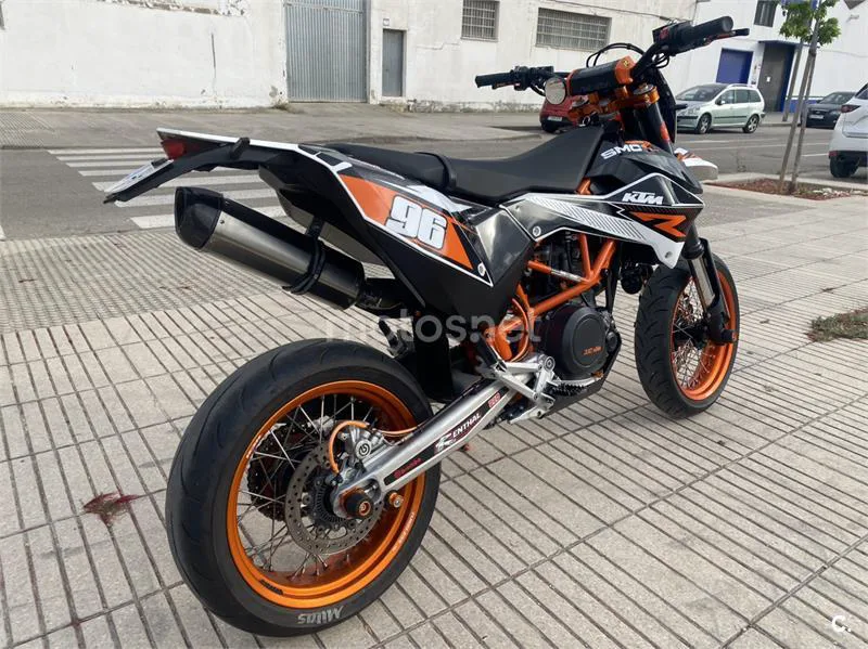 KTM 690 SMC R – Vista 7