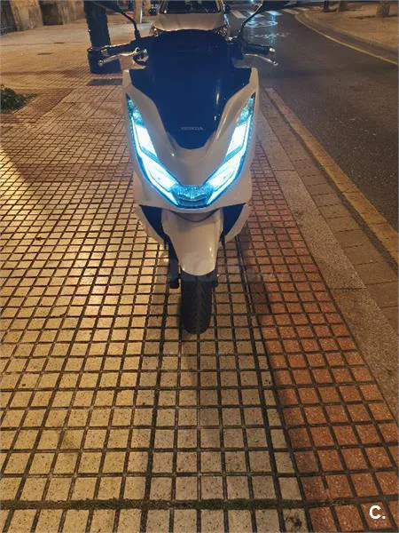 Honda PCX 125 – Vista 2
