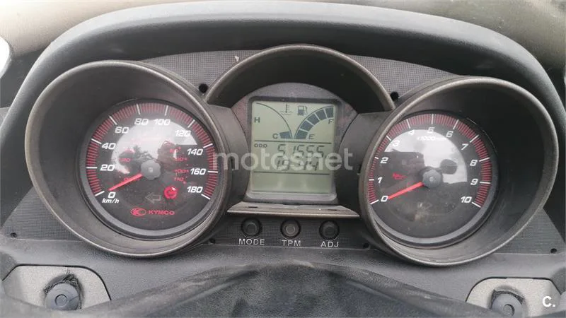 Kymco Super Dink 300i – Vista 2