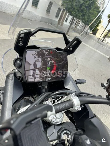 Triumph Tiger 900 – Vista 2