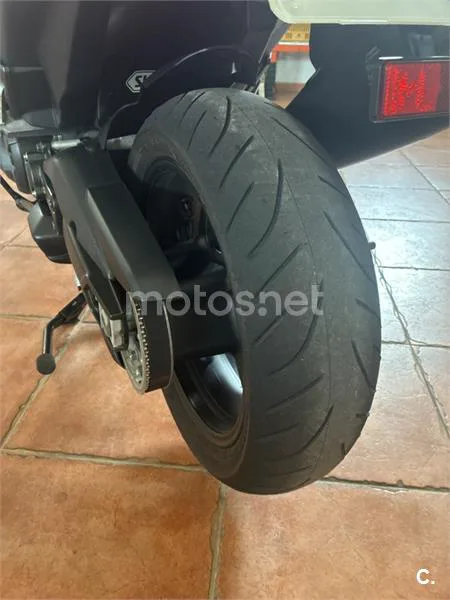 Yamaha TMAX – Vista 9