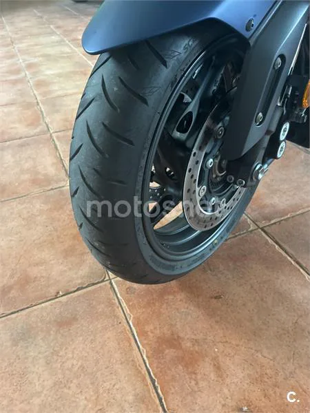 Yamaha TMAX – Vista 10