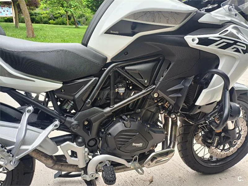 Benelli TRK 502 – Vista 9