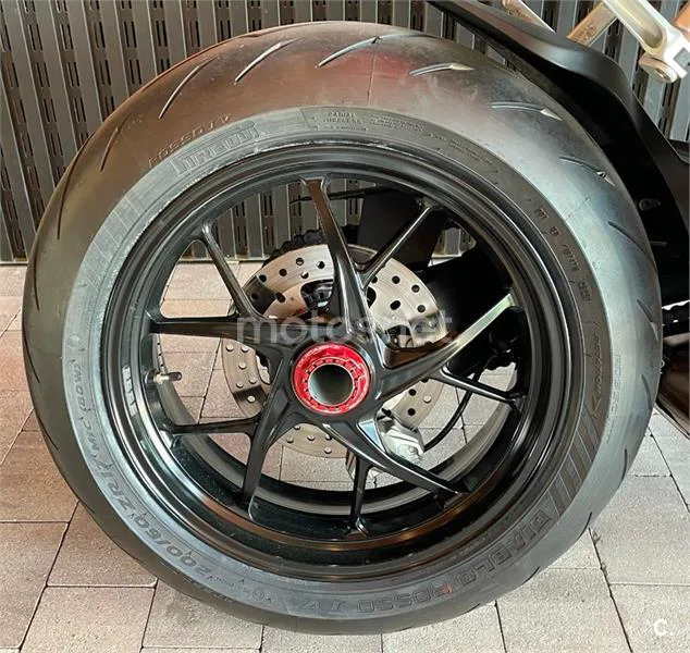 Ducati Streetfighter V4 – Vista 22