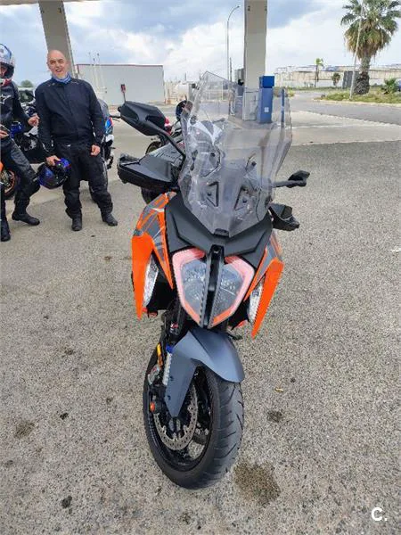 KTM 1290 Super Duke GT – Vista 3