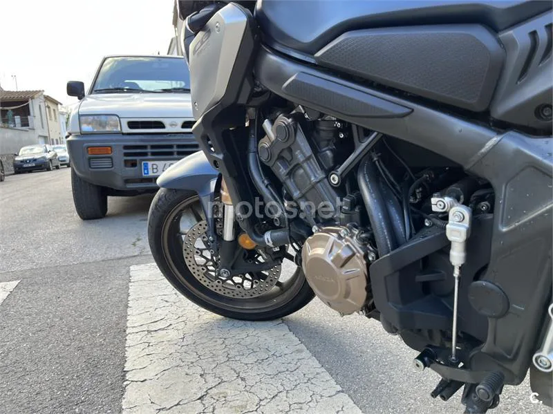 Honda CB 650 R – Vista 15