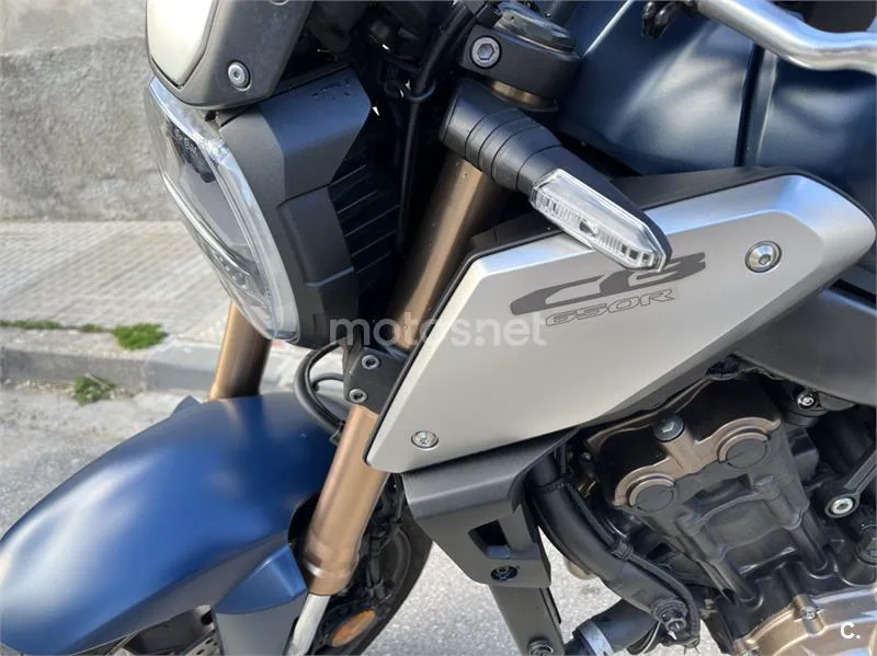 Honda CB 650 R – Vista 30