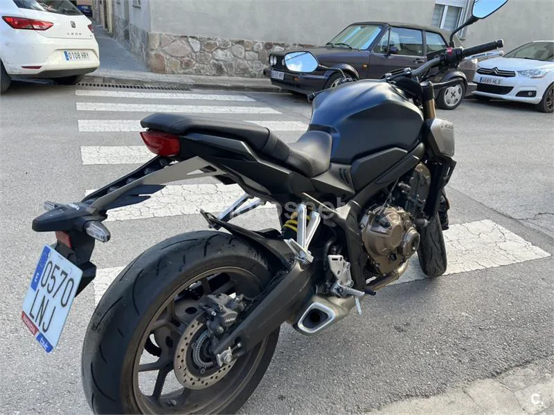 Honda CB 650 R – Vista 10