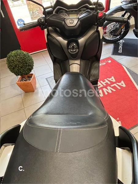 Yamaha XMAX 300 – Vista 6