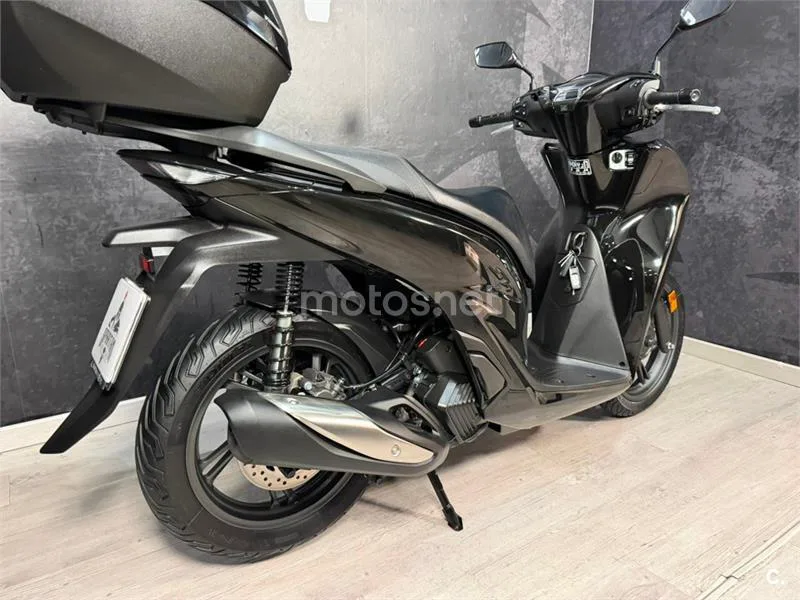 Honda SH 125i – Vista 8