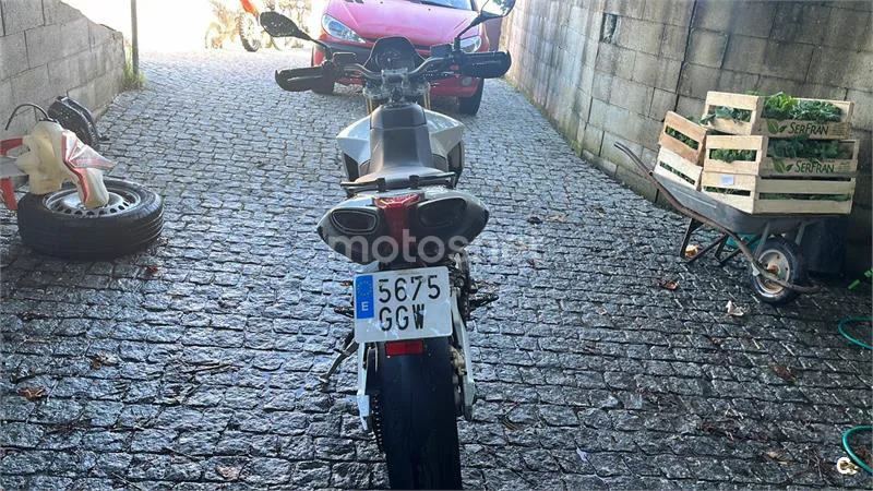 Aprilia Dorsoduro 750 – Vista 2