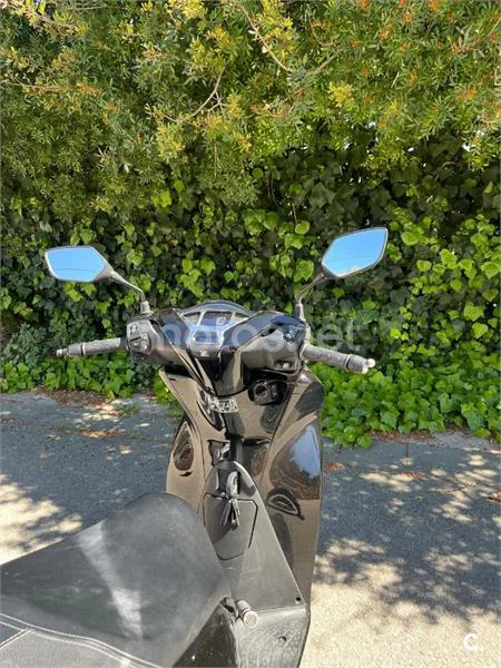 Honda SH 125i – Vista 4