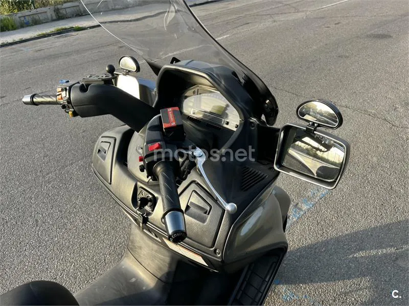 Suzuki Burgman 650 Executive – Vista 6