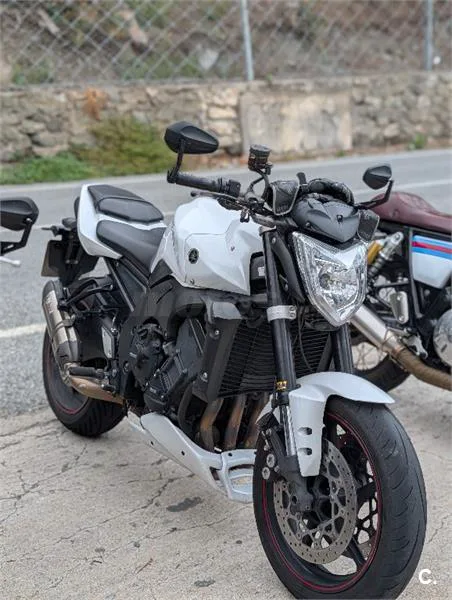 Yamaha FZ1 N – Vista 2