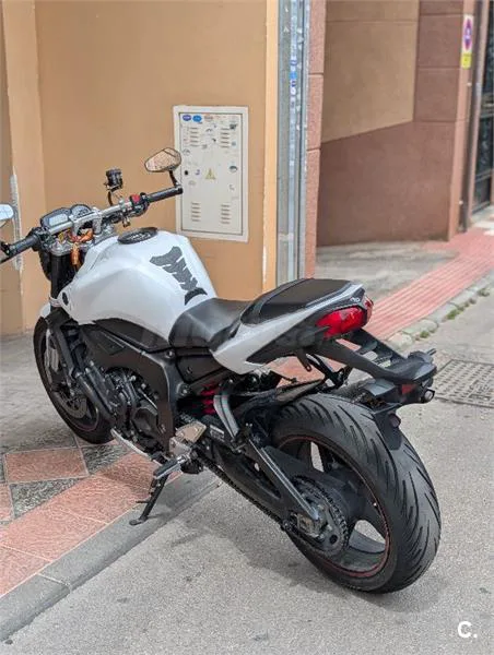 Yamaha FZ1 N – Vista 3