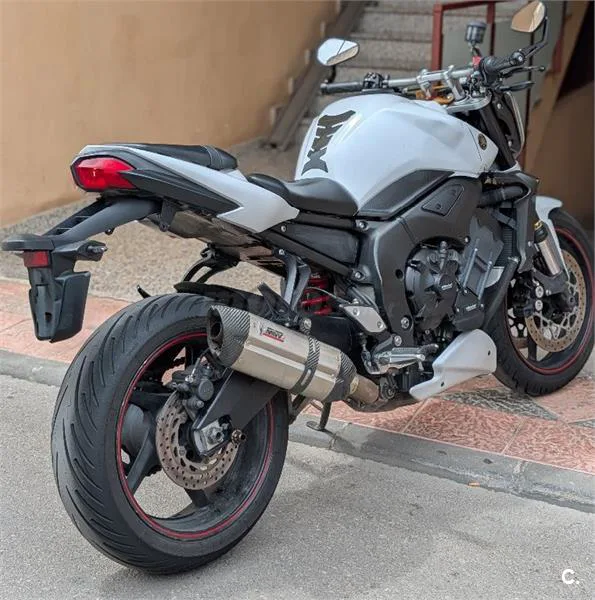 Yamaha FZ1 N – Vista 4