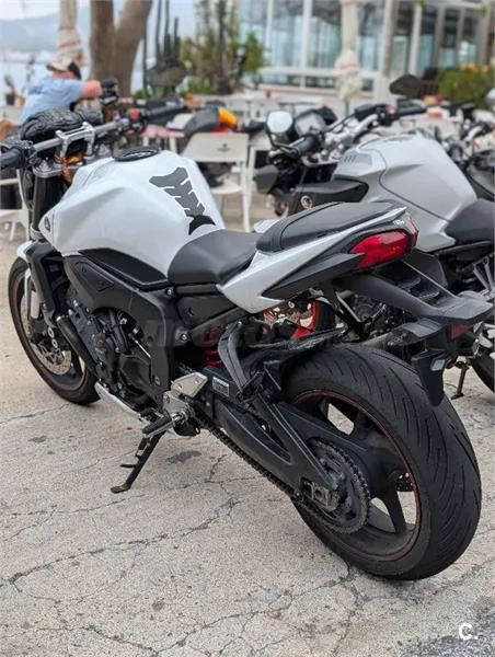 Yamaha FZ1 N – Vista 5
