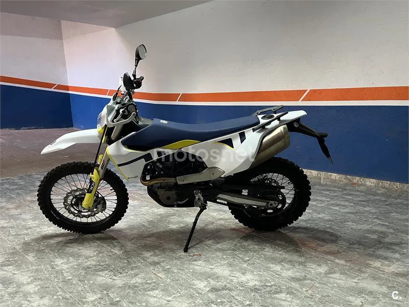 Husqvarna 701 Enduro – Vista 2
