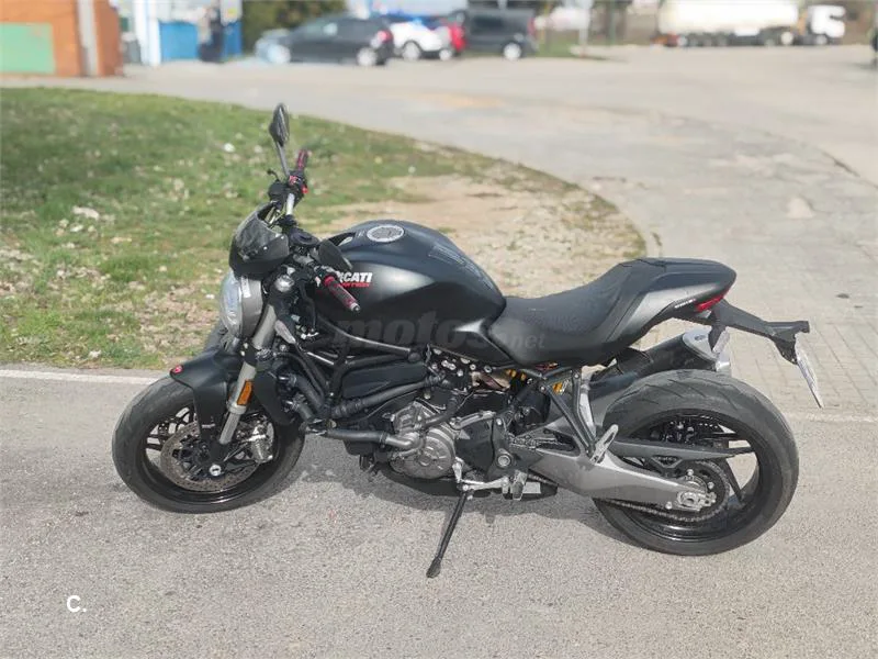 Ducati Monster 821 – Vista 2