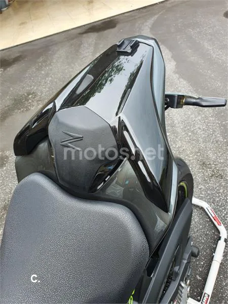 Kawasaki Z900 – Vista 11