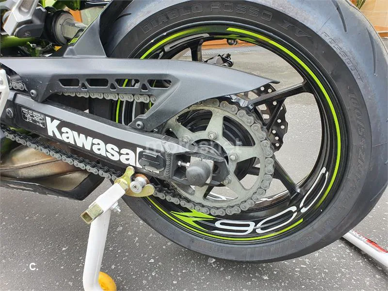 Kawasaki Z900 – Vista 14