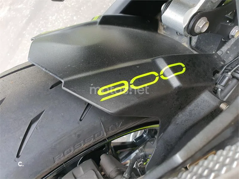 Kawasaki Z900 – Vista 20