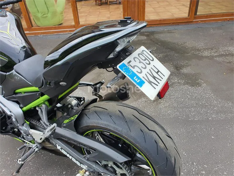 Kawasaki Z900 – Vista 23