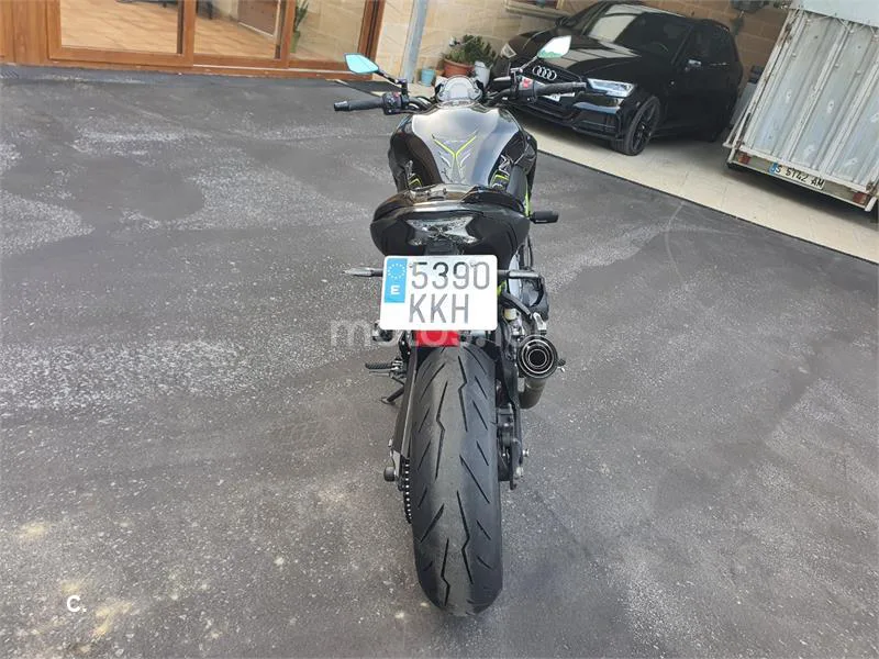 Kawasaki Z900 – Vista 4