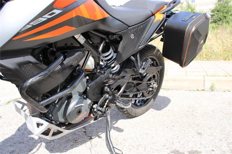 KTM 390 – Vista 5