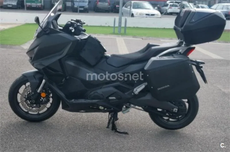Honda Forza 750 – Vista 3