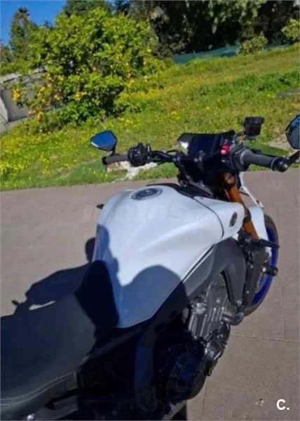 Yamaha MT-09 – Vista 9