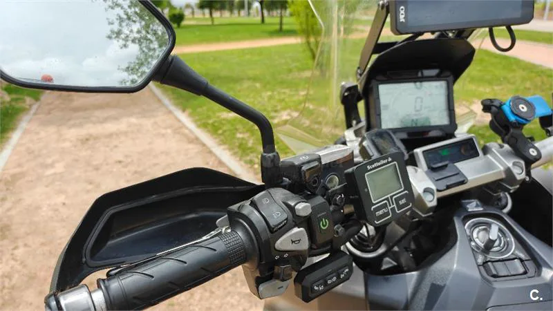 Honda X-ADV – Vista 11