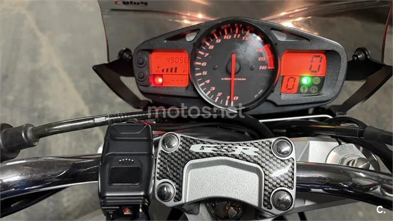 Suzuki GSR 600 – Vista 2
