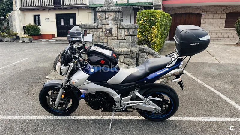 Suzuki GSR 600 – Vista 5