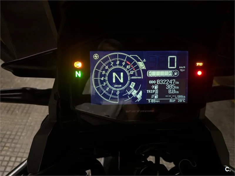Suzuki V-Strom 1050 – Vista 2