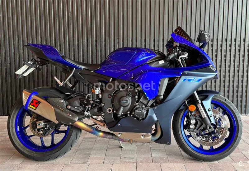 Yamaha R1 – Vista 15