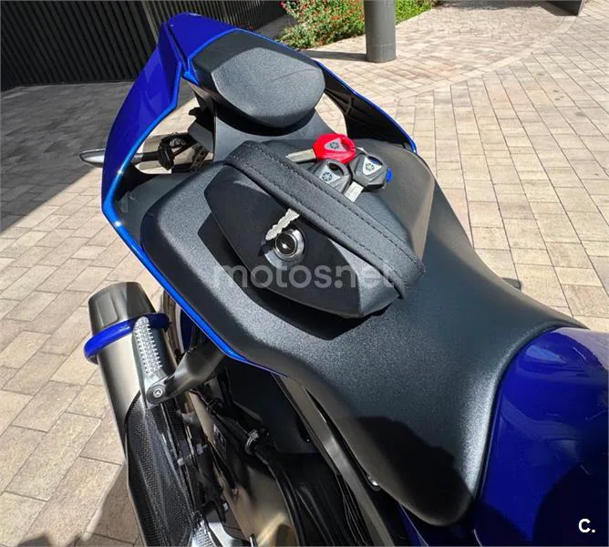 Yamaha R1 – Vista 18