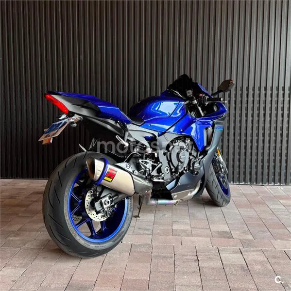 Yamaha R1 – Vista 4