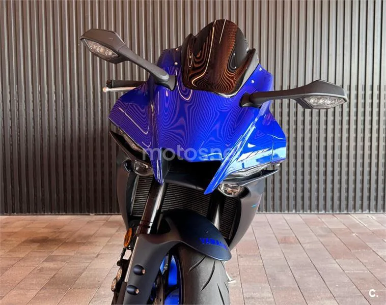 Yamaha R1 – Vista 7