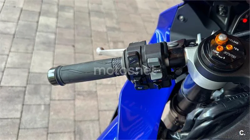 Yamaha R1 – Vista 9