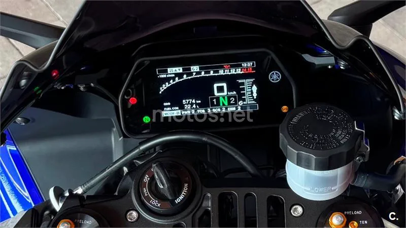 Yamaha R1 – Vista 10